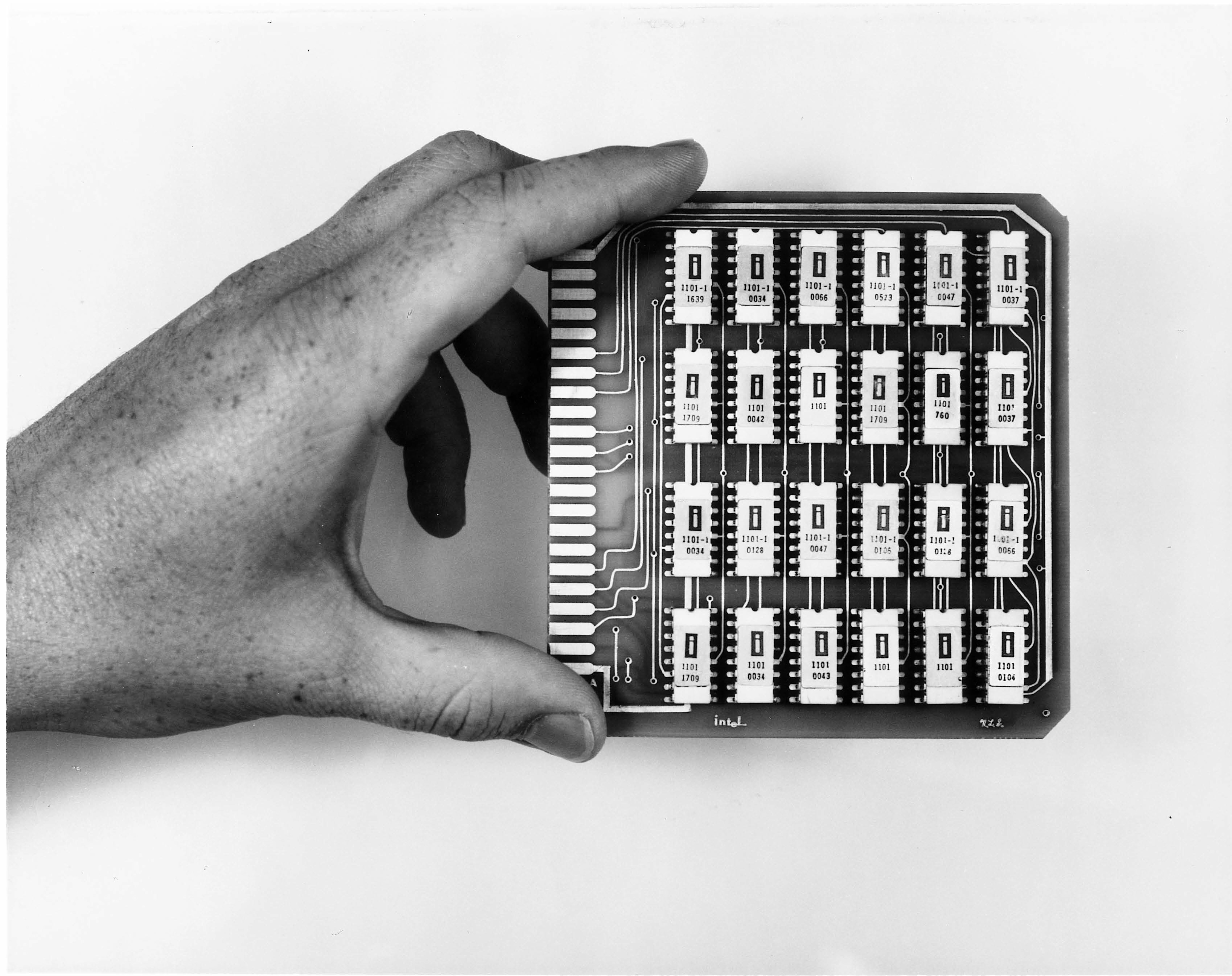 This memory card shows 24 individual 1101s linked together to create a single device with sizable storage capacity. 