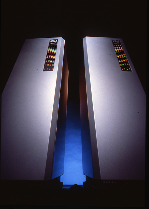 386 Personal Computer Explore Intel’s history- The 386 Breaks Big